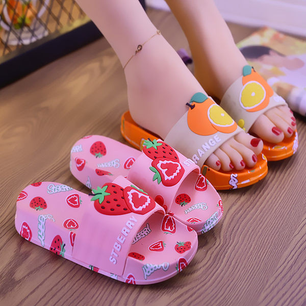 Ikdienas neslīdošās čības ar aplikācijām - divi modeļi