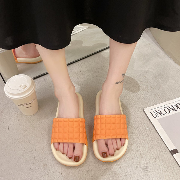 Sieviešu ikdienas stepētas čības, kas piemērotas pludmalei