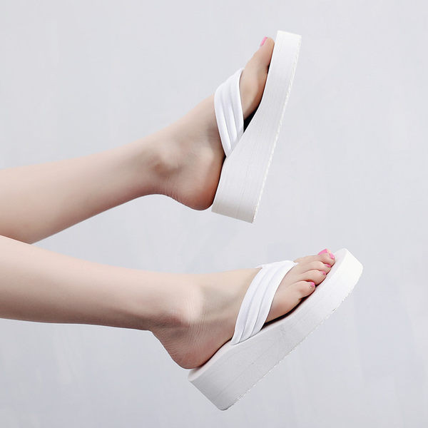 Jauns sieviešu čību modelis caur pirkstu - vairākas krāsas