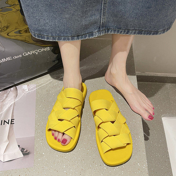 Pašreizējais sieviešu čību vienkrāsains modelis