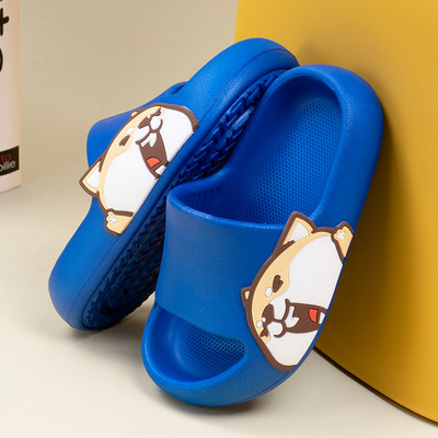 Modernas gumijas čības ar krāsu aplikāciju