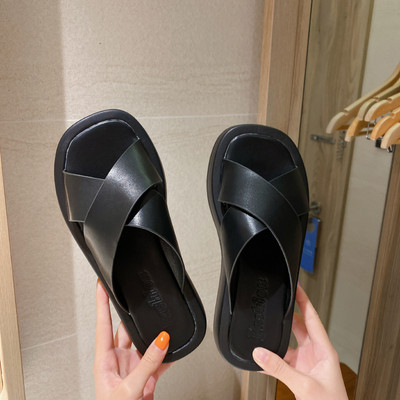 Ikdienas sieviešu čības uz augstas plakanas zoles