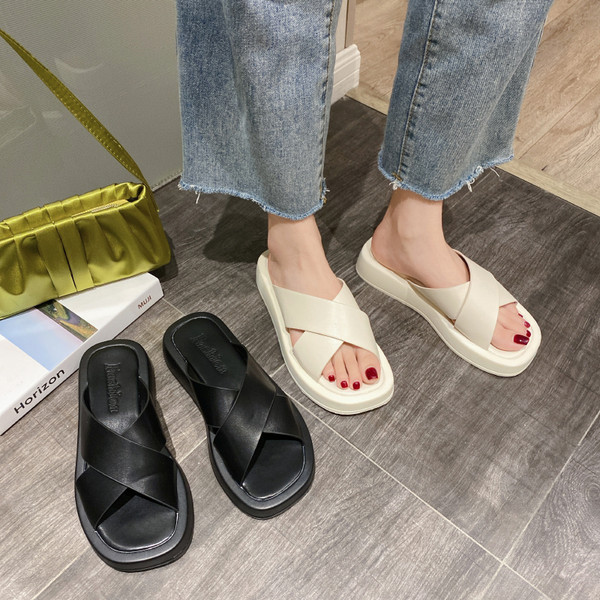 Ikdienas sieviešu čības uz augstas plakanas zoles