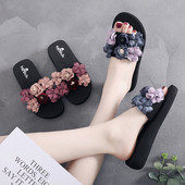 Modernas sieviešu čības ar 3D elementu un 3 cm vai 7 cm augstu platformu