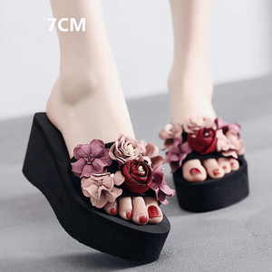 Modernas sieviešu čības ar 3D elementu un 3 cm vai 7 cm augstu platformu