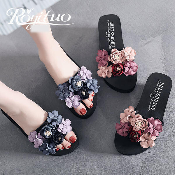 Modernas sieviešu čības ar 3D elementu un 3 cm vai 7 cm augstu platformu