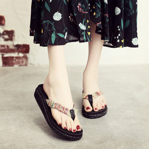 Ikdienas čības ar 4,5 cm augstu vai 5 cm augstumu