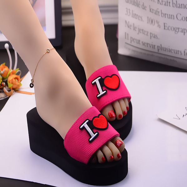 Ikdienas sieviešu čības ar uzrakstu un platformu 6,5 cm