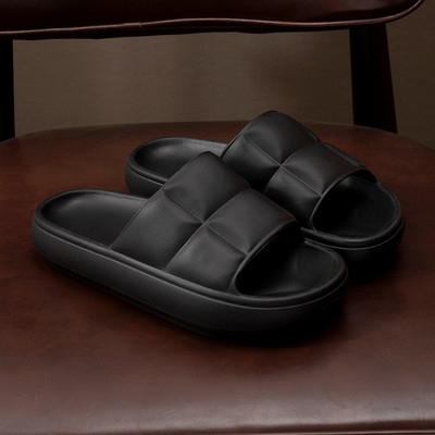 Καθημερινές παντόφλες από καουτσούκ με λουράκι  καπιτονέ