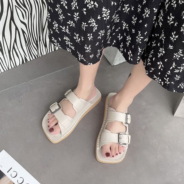 Sieviešu čības ar sprādzi parasts modelis