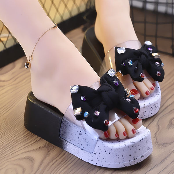 Jauns sieviešu čību modelis ar lentīti un akmentiņiem