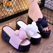 Modernas sieviešu čības ar 3D elementu un platformu 5 cm