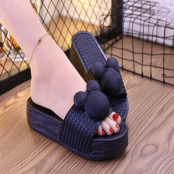 Modernas sieviešu čības ar 3D elementu un platformu 5 cm