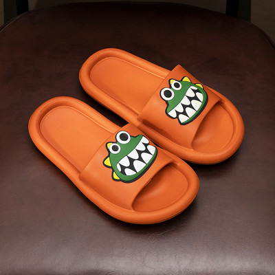 Gumijas čības ar krāsu aplikāciju