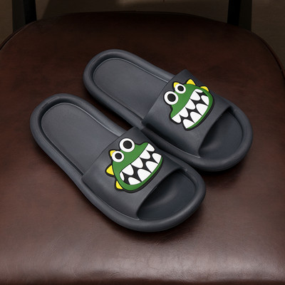 Gumijas čības ar krāsu aplikāciju