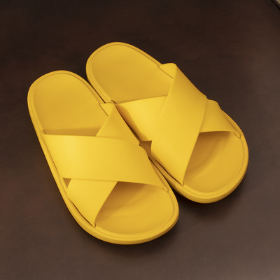 Gumijas čības ar krāsu aplikāciju