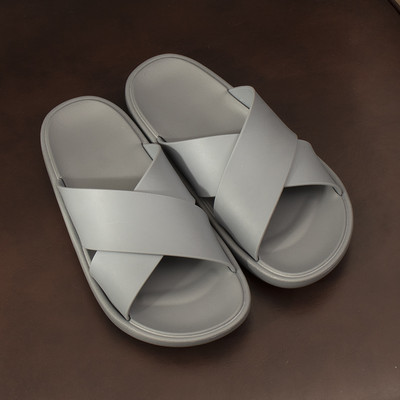 Gumijas čības ar krāsu aplikāciju