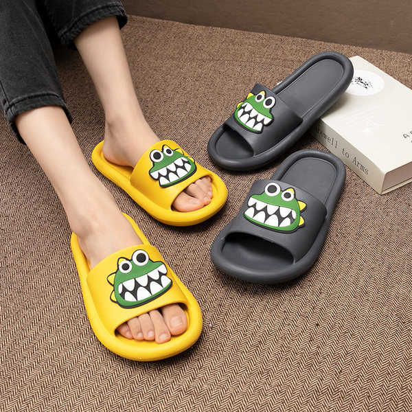 Gumijas čības ar krāsu aplikāciju