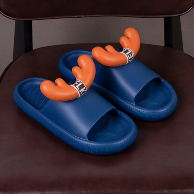 Παντόφλες από καουτσούκ με τρισδιάστατο στοιχείο