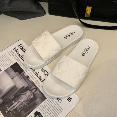 Sieviešu stepētas čības, kas piemērotas ikdienas lietošanai