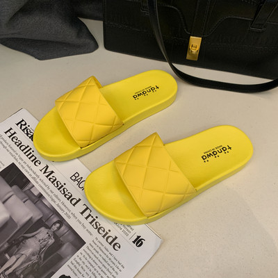 Sieviešu stepētas čības, kas piemērotas ikdienas lietošanai