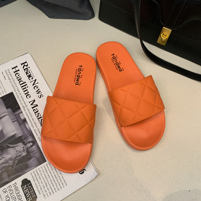 Sieviešu stepētas čības, kas piemērotas ikdienas lietošanai