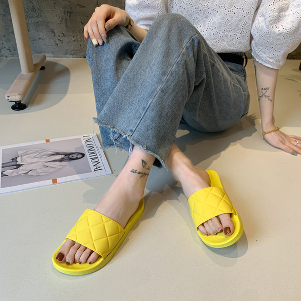 Sieviešu stepētas čības, kas piemērotas ikdienas lietošanai