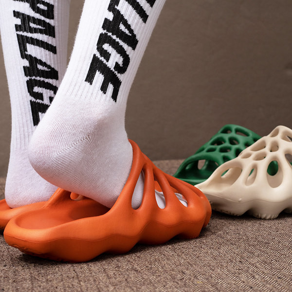 Gumijas čības ar raupju zoli