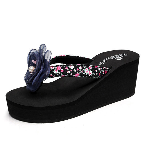 Jauns sieviešu čību modelis ar 3D elementu un 6,5 cm augstu platformu