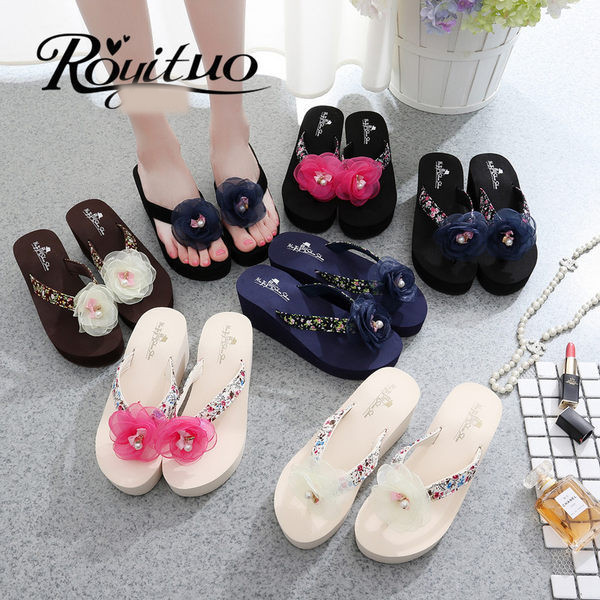 Jauns sieviešu čību modelis ar 3D elementu un 6,5 cm augstu platformu