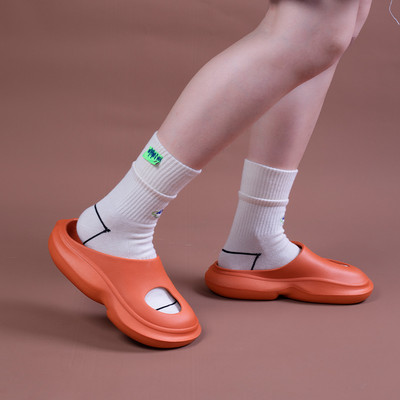 Crocs típusú zárt gumipapucs