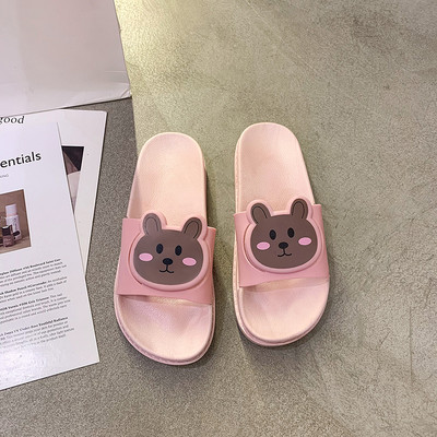 Γυναικείες λαστιχένιες παντόφλες με απλικέ αρκουδάκι