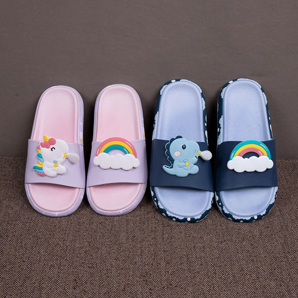 Gumijas čības ar krāsainiem aplikācijām