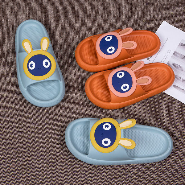 Gumijas čības sievietēm un vīriešiem ar 3D aplikāciju