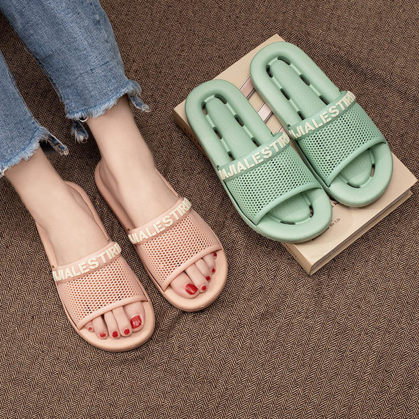 Gumijas čības ar perforētu siksnu