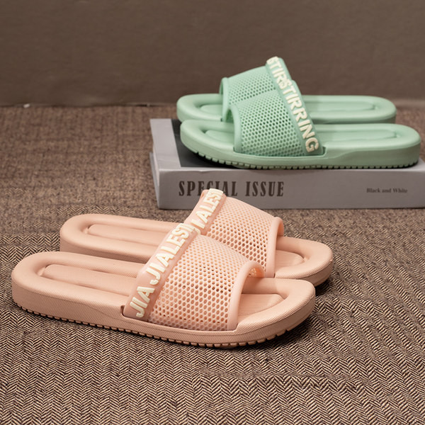 Gumijas čības ar perforētu siksnu