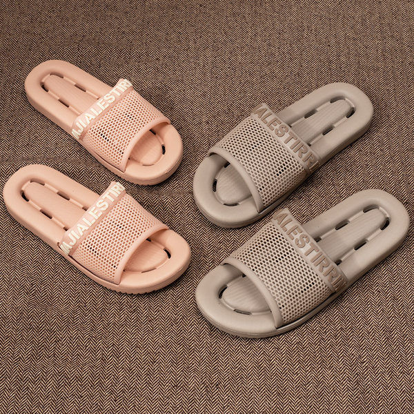 Gumijas čības ar perforētu siksnu