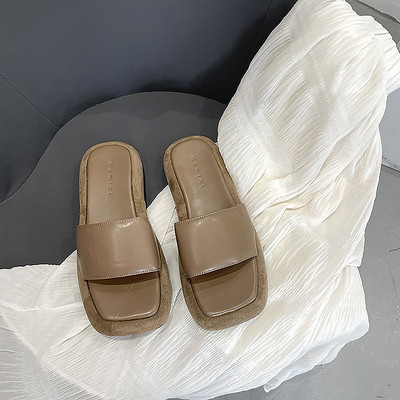 Sieviešu ikdienas čības ar augstu plakanu zoli