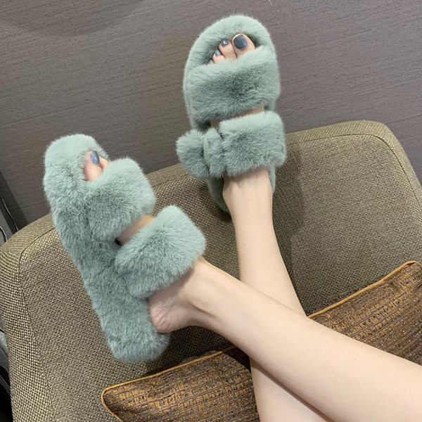 Aktuālās sieviešu čības ar augstu plakanu zoli un dūnu