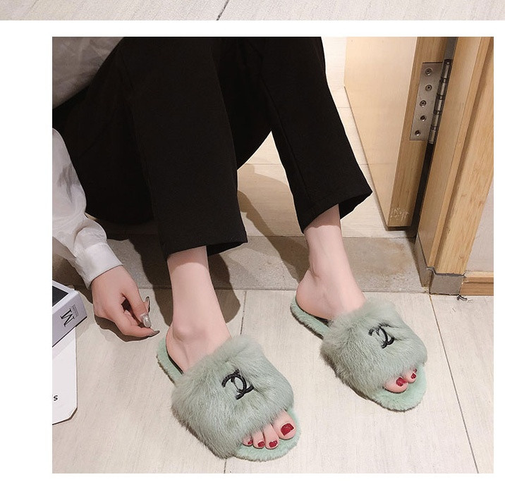 Παντόφλες μοντέρνες γυναικείες  με κεντήματα 