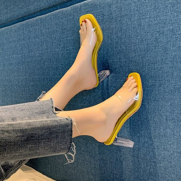 Aktuālais sieviešu augstpapēžu čības tīrs modelis