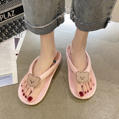 Sieviešu gumijas čības pāri purngalam uz plakanas zoles ar 3D rotājumu