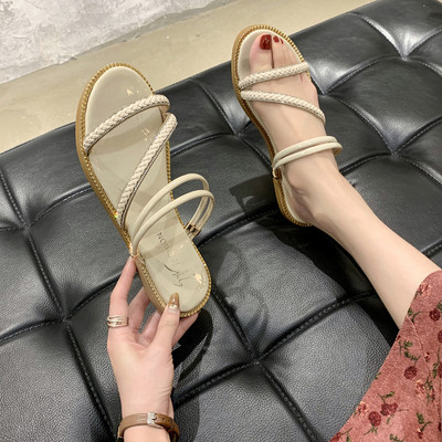 Sieviešu čības ar ādas lencēm un dekoratīviem akmeņiem