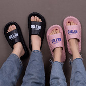 Gumijas čības unisex modelis ar uzrakstiem