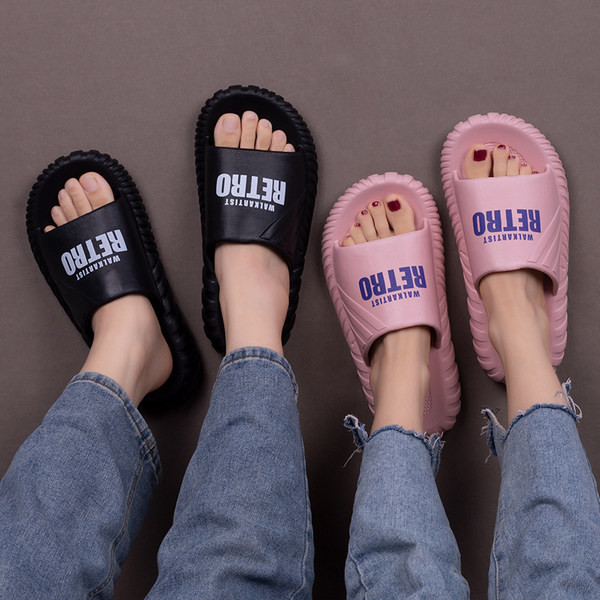 Gumijas čības unisex modelis ar uzrakstiem