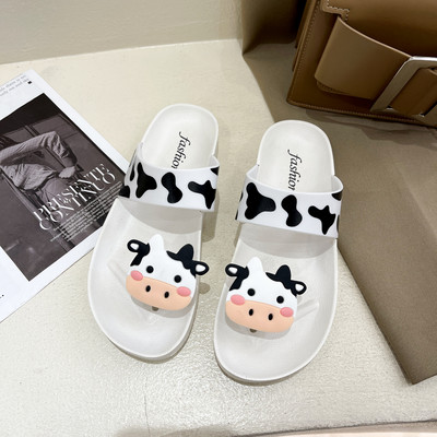 Sieviešu ikdienas čības ar 3D govs aplikāciju