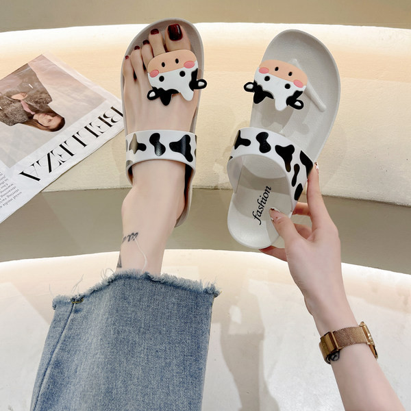 Sieviešu ikdienas čības ar 3D govs aplikāciju