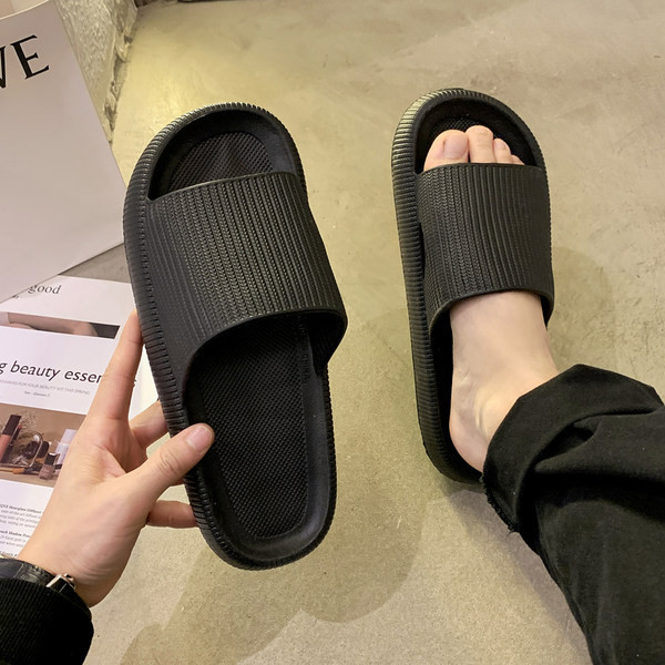 Sieviešu gumijas čības vienkāršs modelis, piemērots ikdienas lietošanai