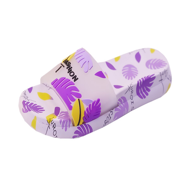 Ikdienas čības ar plakanu zoli - trīs modeļi