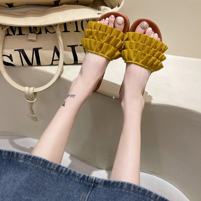 Casual γυναικείες παντόφλες με βολάν και επίπεδη σόλα